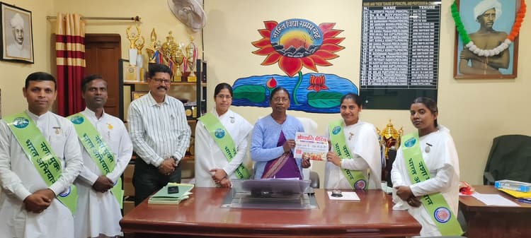 समाज को खोखला कर रहा है नशा