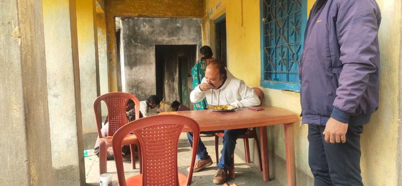 बीडीओ ने शराब दुकान में की स्टॉक पंजी की जांच