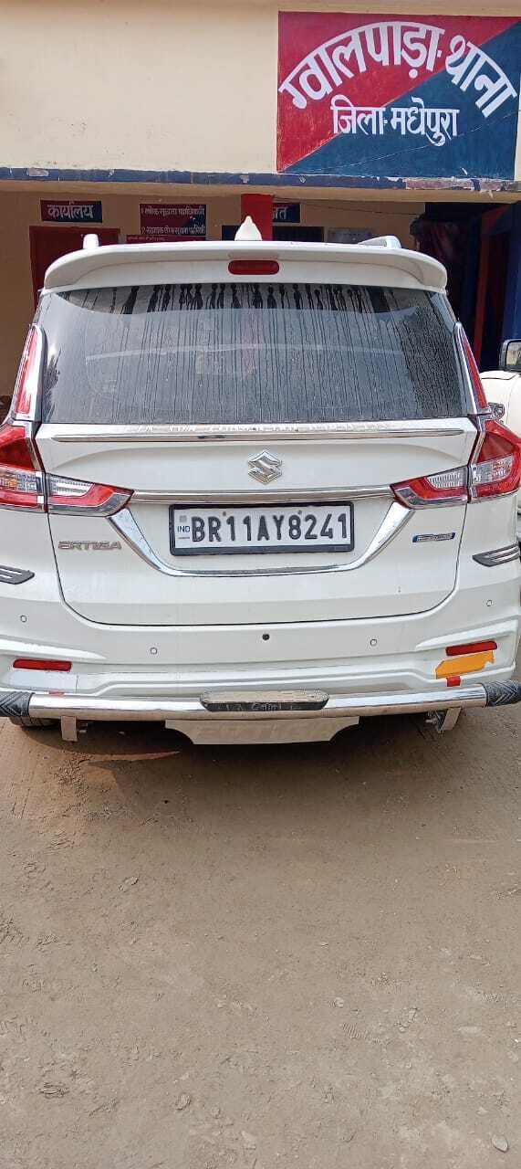 तीन बोतल विदेशी शराब के साथ दो गिरफ्तार