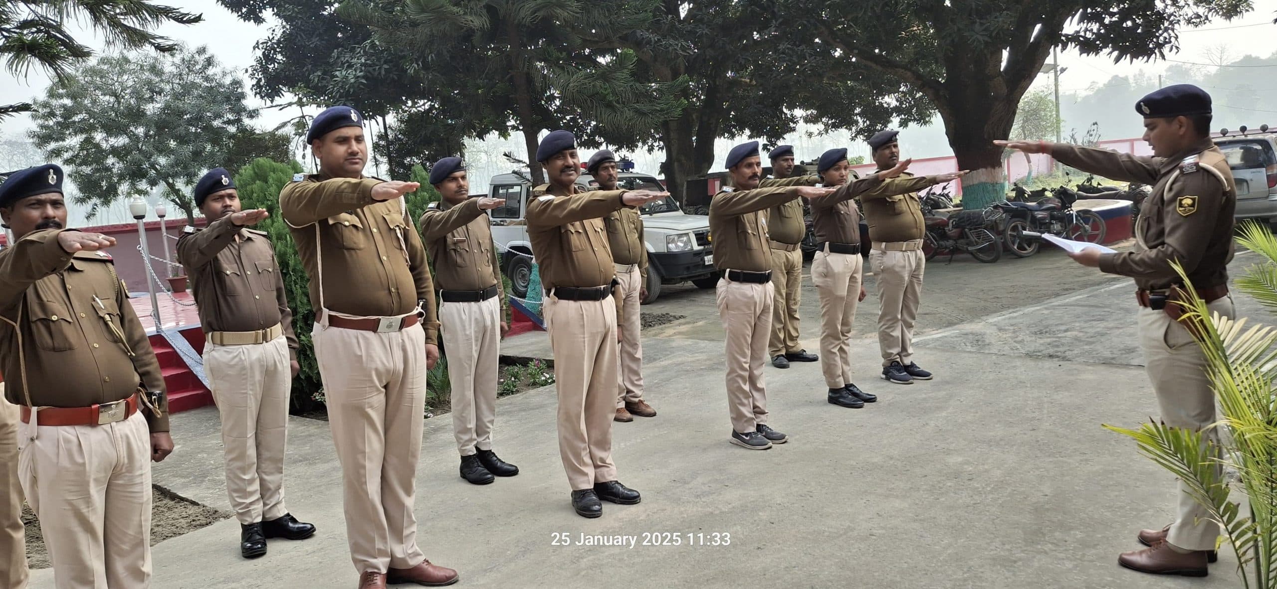 राष्ट्रीय मतदाता दिवस पर रतनपुर थानाध्यक्ष ने दिलाई शपथ