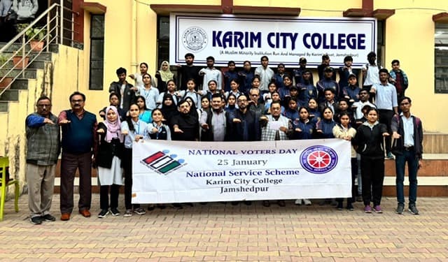 Jamshedpur news. करीम सिटी कॉलेज में राष्ट्रीय मतदान दिवस आयोजित
