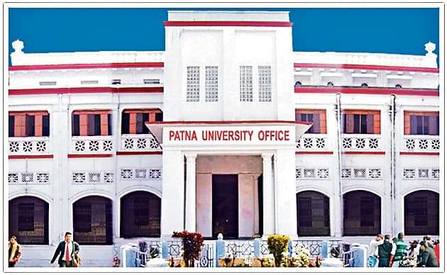 पीयू के हॉस्टलों में छापेमारी स्टिक, रॉड व विकेट बरामद