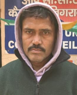 प्रतिबंधित कफ सिरप के साथ पान दुकानदार गिरफ्तार