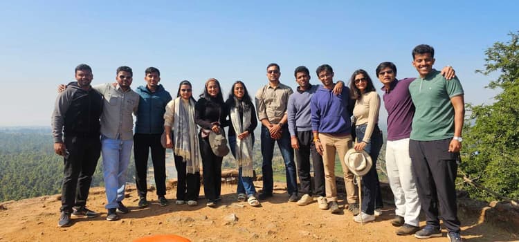 आइएएस प्रोबेशनर्स की 18 सदस्यीय टीम पहुंची बेतला