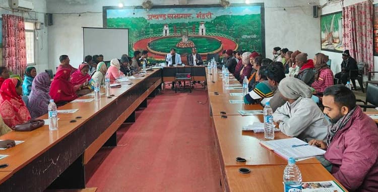 समय पर राशन नहीं बांटने पर चार पीडीएस दुकानदारों से शोकॉज