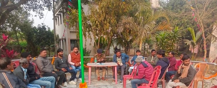 शांति व आपसी सौहार्द के साथ मनाये पर्व, असामाजिक तत्वों की सूचना दें पुलिस को - राकेश