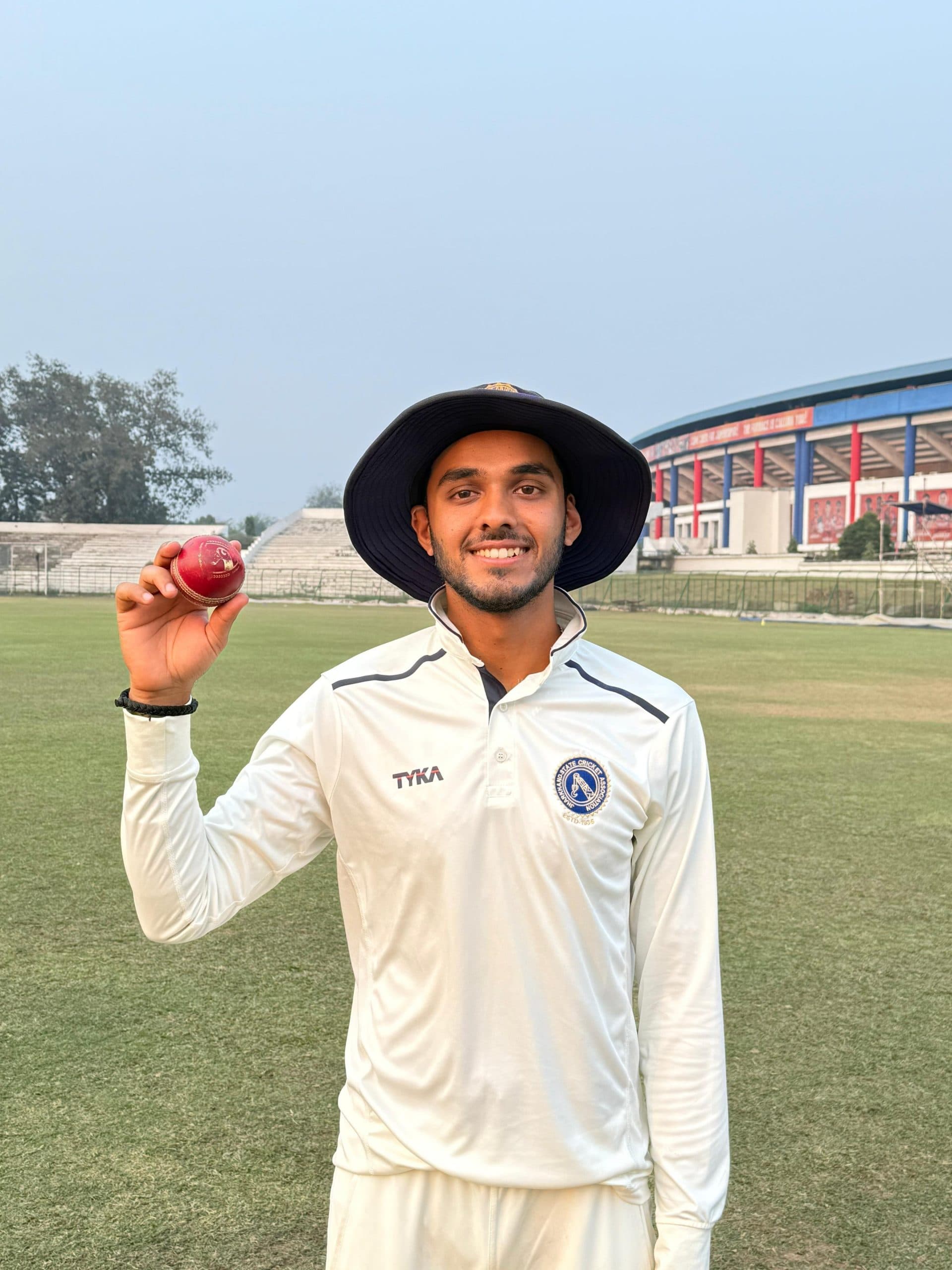 Ranji Trophy : उत्कर्ष के छह विकेट से झारखंड को 79 रन की बढ़त