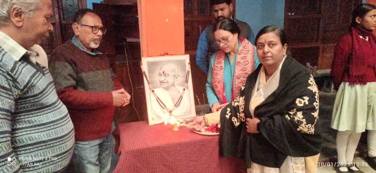 अहिंसा दिवस पर राष्ट्रपिता महात्मा गांधी को दी गयी भावपूर्ण श्रद्धाजंलि