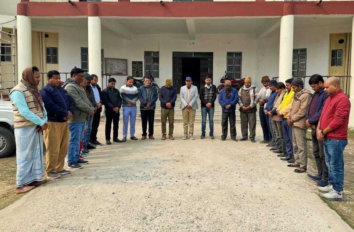 महात्मा गांधी को दी श्रद्धांजलि