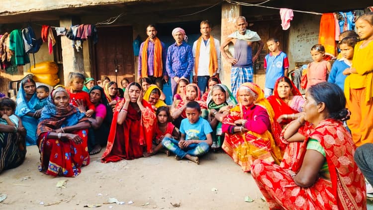 Giridih News: हत्या के आरोपियों की निशानदेही पर बरामद हुआ लापता विजय का शव