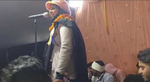 शायरों व कवियों ने दी गजल व शायरी की प्रस्तुति