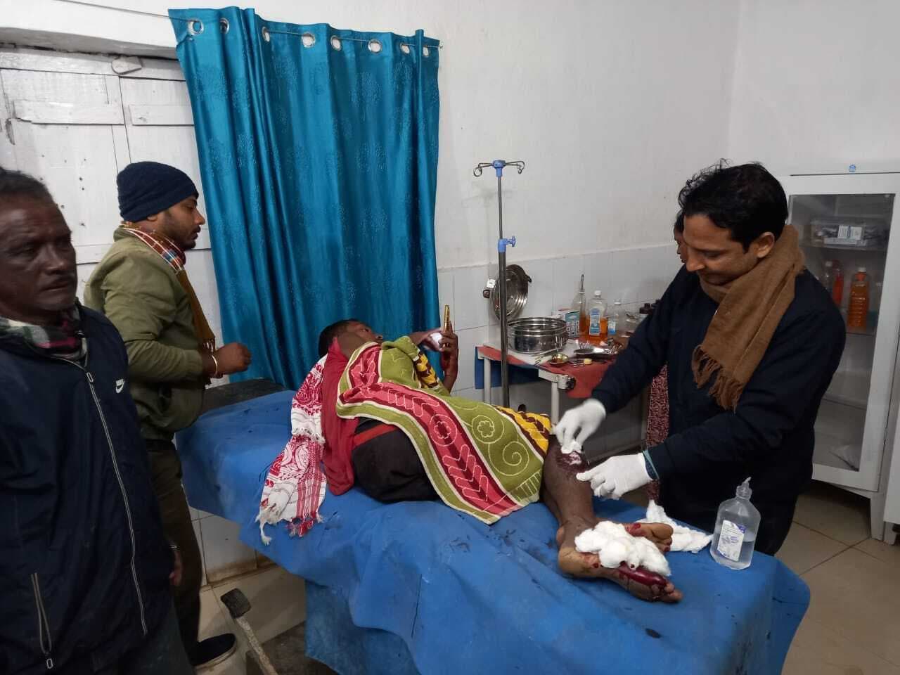 मोटरसाइकिल के धक्के से व्यक्ति घायल, रेफर