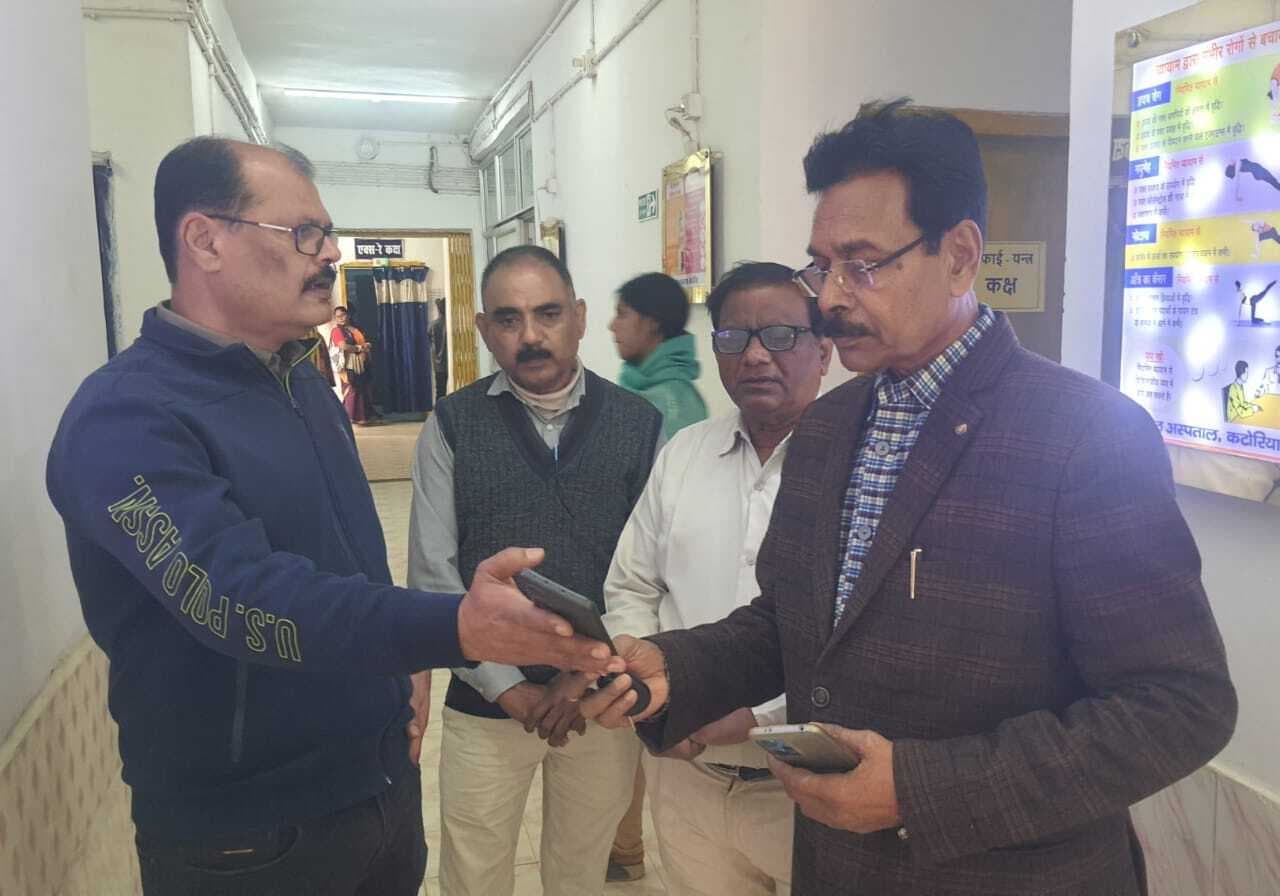 स्वास्थ्य उपकेंद्रों में एएनएम की उपस्थिति व ओपीडी कार्य हो अनिवार्य : डीआईओ