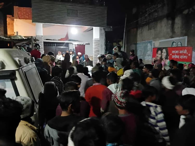 प्रयागराज महाकुंभ में भगदड़ के दौरान मृत चलना गांव निवासी दिव्यांग का शव पहुंचा गांव