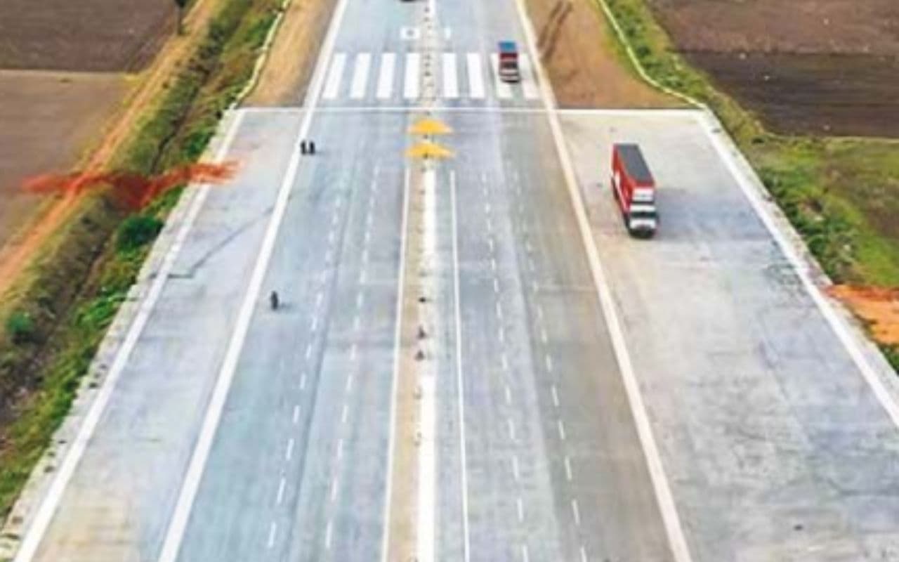 आगरा-लखनऊ एक्सप्रेसवे की तरह झारखंड में हाई-वे पर लैंड करेंगे विमान, 1068 करोड़ का है प्रोजेक्ट