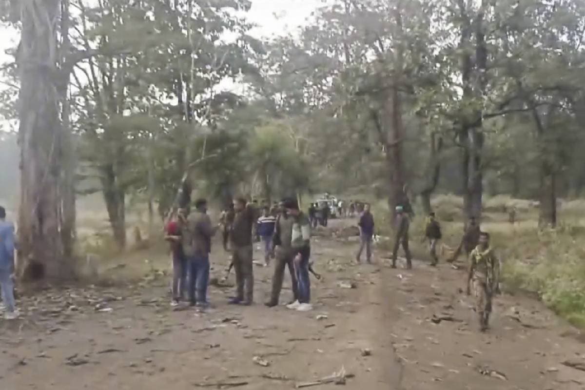 Naxal Encounter : рдЫрддреНрддреАрд╕рдЧрдврд╝ рдХреЗ рдмреАрдЬрд╛рдкреБрд░ рдореЗрдВ рддреАрди рдирдХреНрд╕рд▓реА рдвреЗрд░