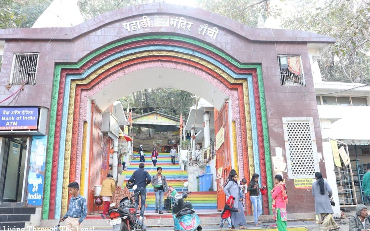 Ranchi News: खुल गए पहाड़ी मंदिर के दान पात्र, 3 विदेशी मुद्रा समेत मिले इतने रुपए