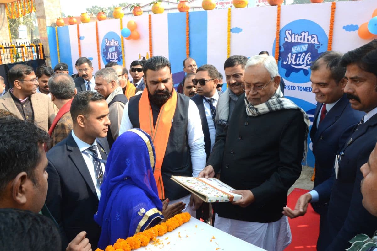 Pragati Yatra: सीएम नीतीश कुमार ने दरभंगा को दी 2000 करोड़ की सौगात, 180 योजनाओं का किया शिलान्यास और उद्घाटन