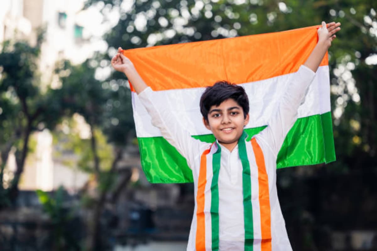 Republic Day Bhasan: рдЧрдгрддрдВрддреНрд░ рджрд┐рд╡рд╕ рдкрд░ рдЗрд╕ рддрд░рд╣ рджреЗрдВ рднрд╛рд╖рдг, рд╣рд░ рдХреЛрдИ рдмрди рдЬрд╛рдПрдЧрд╛ рдЖрдкрдХрд╛ рдлреИрди