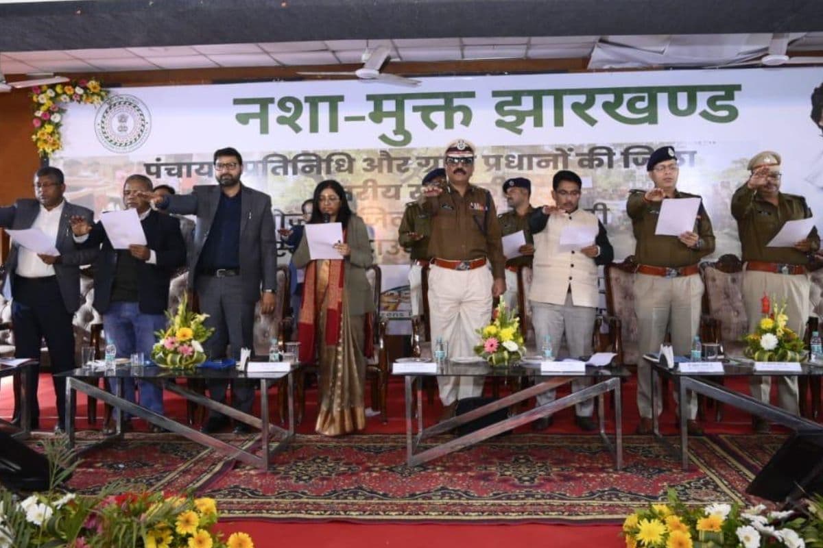 अफीम की खेती के लिए बदनाम खूंटी के लोगों से गृह सचिव वंदना डाडेल की अपील, ऐसे बनाएं नशामुक्त झारखंड