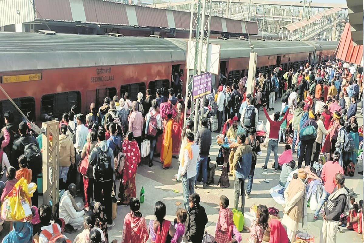 दिल्ली स्टेशन पर भगदड़ के बाद गया जंक्शन अलर्ट, एसओपी का सख्ती से पालन का निर्देश, ये ट्रेन रद्द दिल्ली स्टेशन पर भगदड़ के बाद गया जंक्शन अलर्ट, एसओपी का सख्ती से पालन का निर्देश, ये ट्रेन रद्द