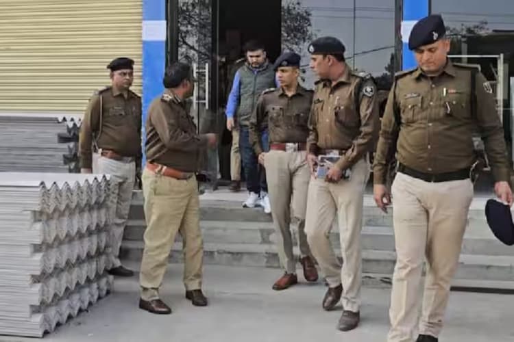 Bihar News: रिटायर्ड फौजी की हत्या में डीआइजी ने की जांच, एसआईटी ने यूपी-बिहार के संदिग्धों को उठाया