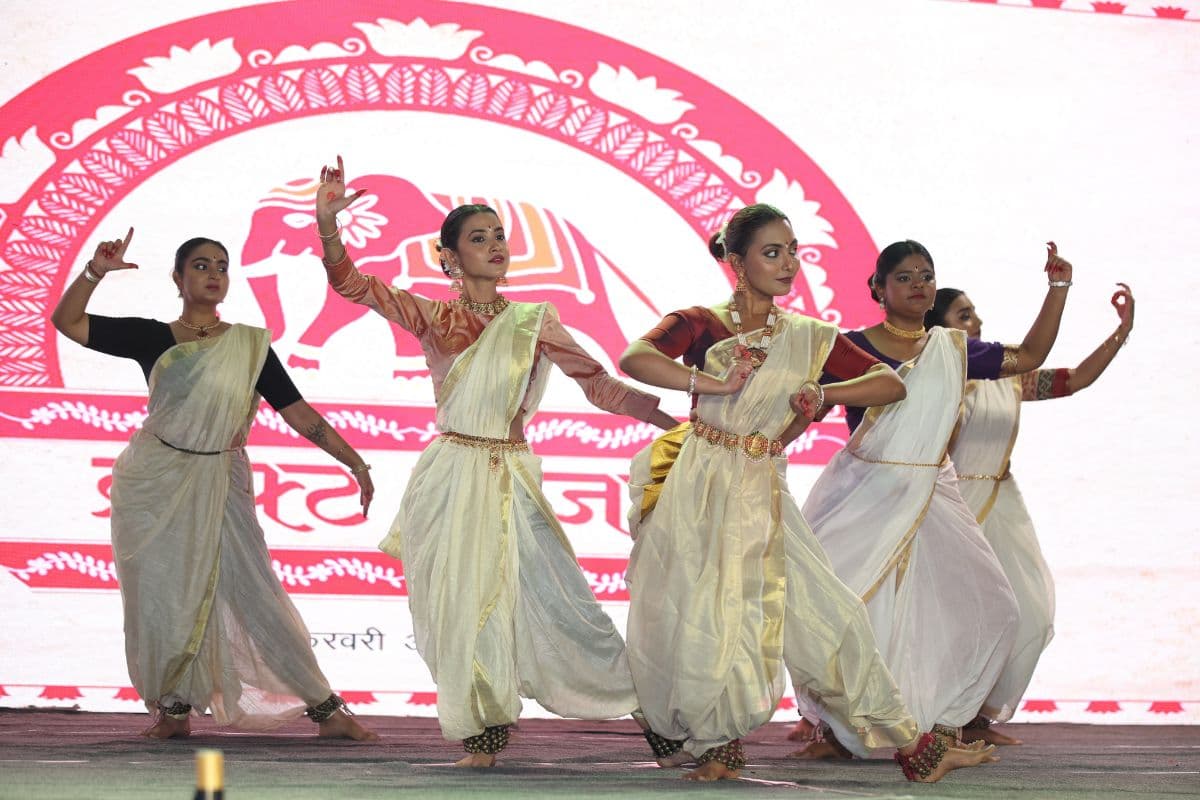 Patna News: निफ्टियंस ने जमाया रंग, क्राफ्ट बाजार में दिखा हाथों का हुनर, फैशन शो ‘रेडी टू वियर’ रहा आकर्षक