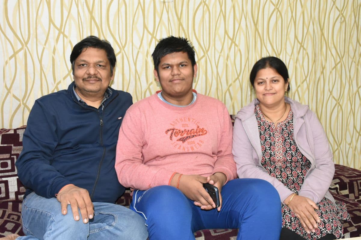 JEE Main 2025 Result: धनबाद के अभिमन्यु टिबड़ेवाल बने स्टेट टॉपर, आईआईटी बॉम्बे से करना चाहते हैं बीटेक