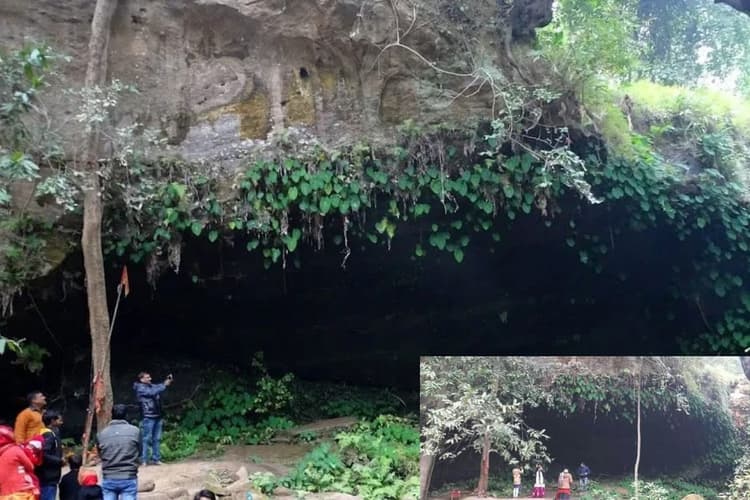 Jharkhand Village Story: झारखंड का एक गांव, जहां बरसो पानी जोर से कहने और ताली बजाने पर होने लगती है बारिश