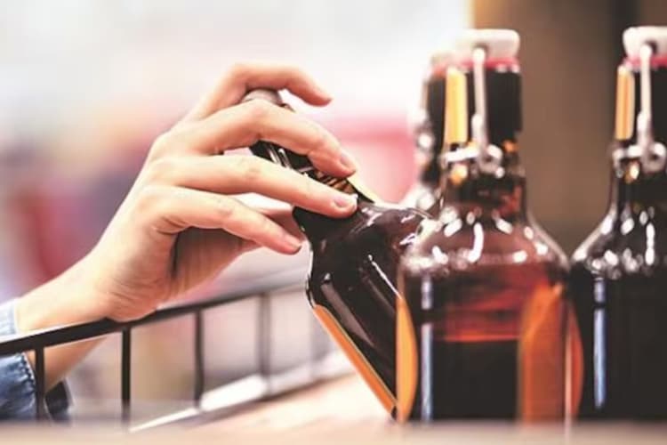 नशे में धूत पॉलिटेक्निक कॉलेज के प्रिंसिपल ने किया हंगामा, बांका पुलिस ने किया गिरफ्तार