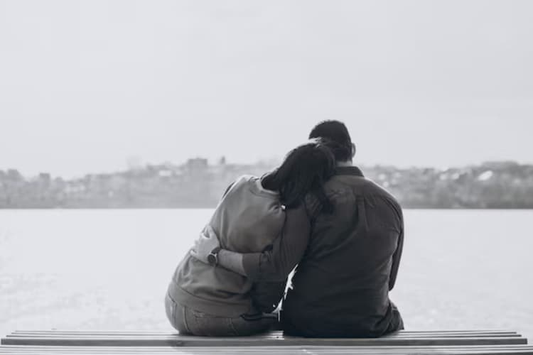 Confession Day पर रूठे हुए पार्टनर को ऐसे मनाएं, भेजें ये शानदार शायरियां