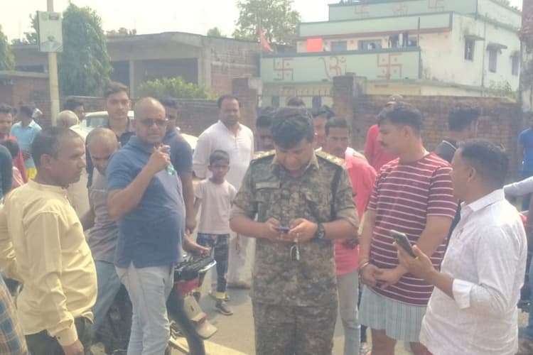 Road Accident: गिरिडीह में जन वितरण प्रणाली के पिकअप वाहन ने साइकिल सवार बच्चे को मारी टक्कर, मौत