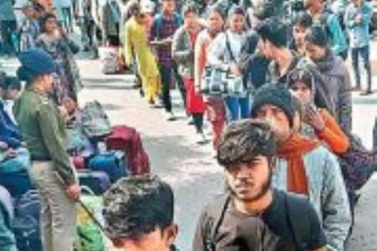 Mahakumbh 2025: भीड़ को नियंत्रित करने के लिए रांची और हटिया स्टेशन में है ये व्यवस्था, भारी संख्या में RPF जवान तैनात