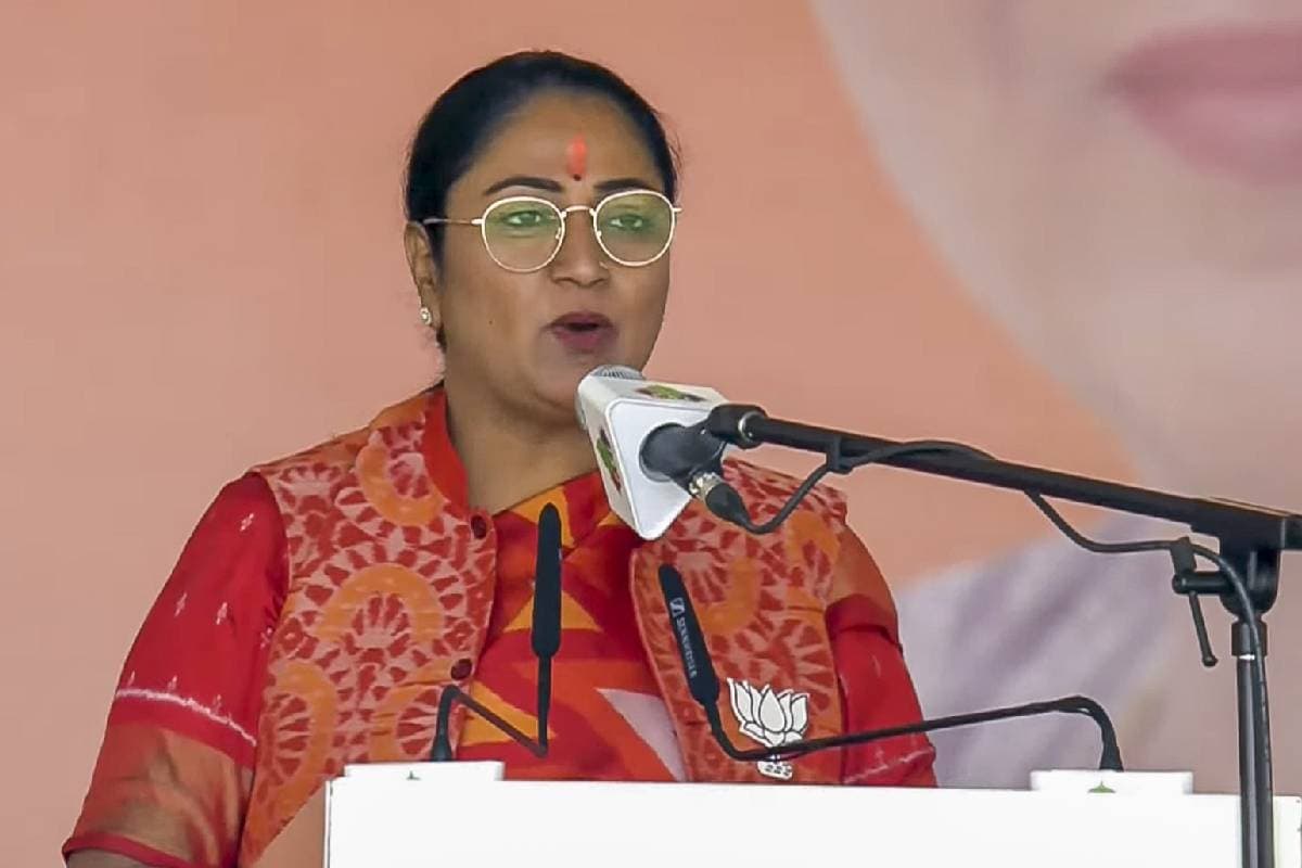 CM Rekha Gupta : दिल्ली की सीएम रेखा गुप्ता एक्टिव, इन अधिकारियों की बुलाई बैठक