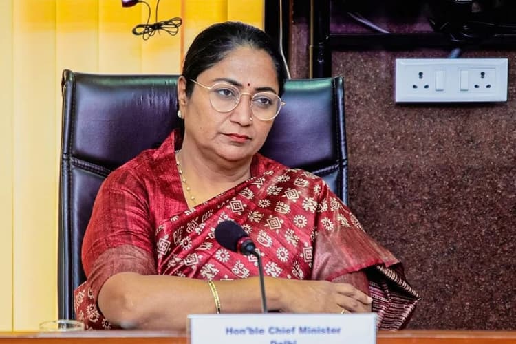 Pollution: दिल्ली में सार्वजनिक परिवहन की कमी से बढ़ रहा है प्रदूषण