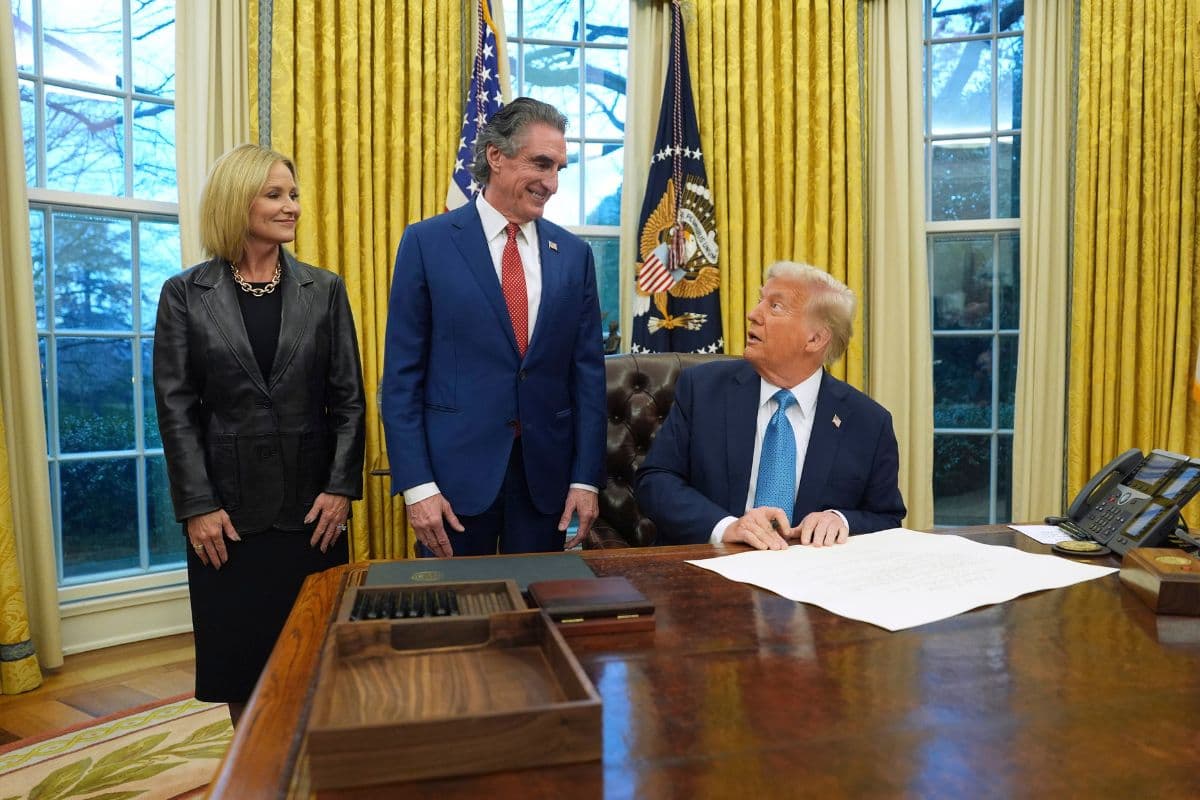 Donald Trump Tariff: कनाडा, चीन और मेक्सिको ने अमेरिका पर तरेरी आंख, ट्रंप के टैरिफ पर छिड़ सकती है जंग