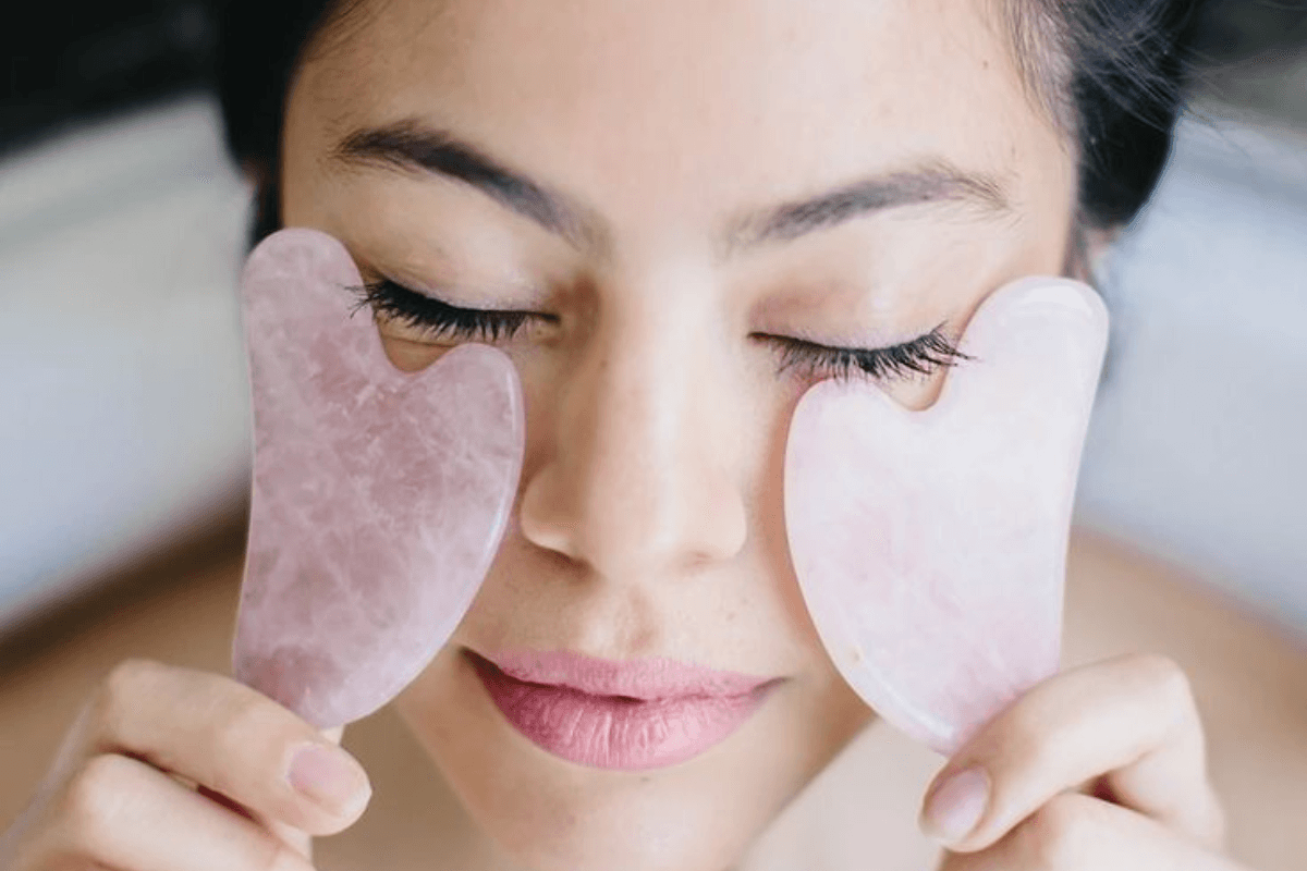 Benefits of Gua sha Massage: गुआ शा मसाज के फायदे- जानें कैसे यह त्वचा और सेहत के लिए है फायदेमंद