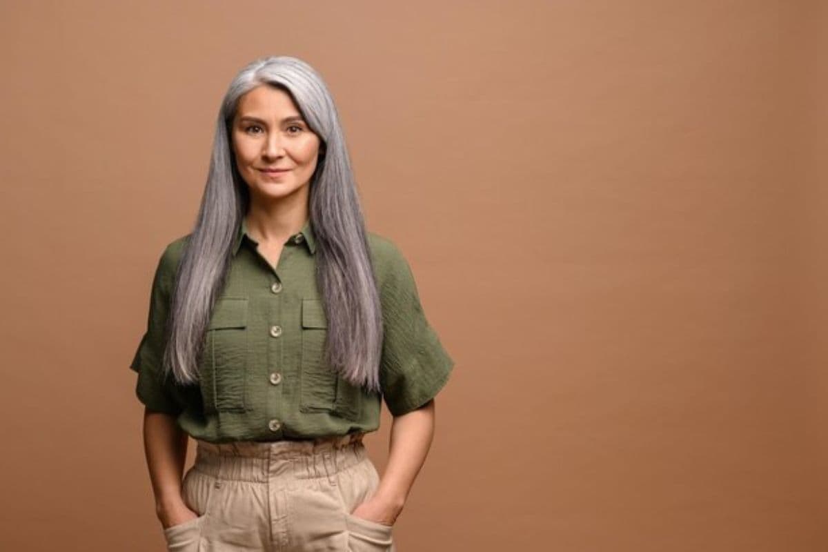 Hair Care Tips: छोटी उम्र में सफेद हो गए हैं आपके बाल? इन नेचुरल तरीके से बनाएं बालों को काला