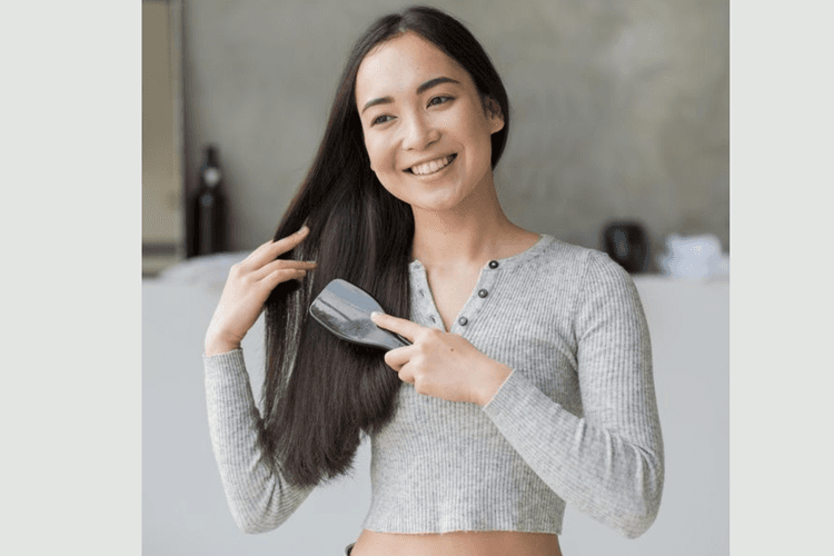 5 Benefits of Combing Hair Before Sleep: रात को बाल कंघी करके सोने से होते हैं हजारों फायदे, जानें 5 बड़े लाभ