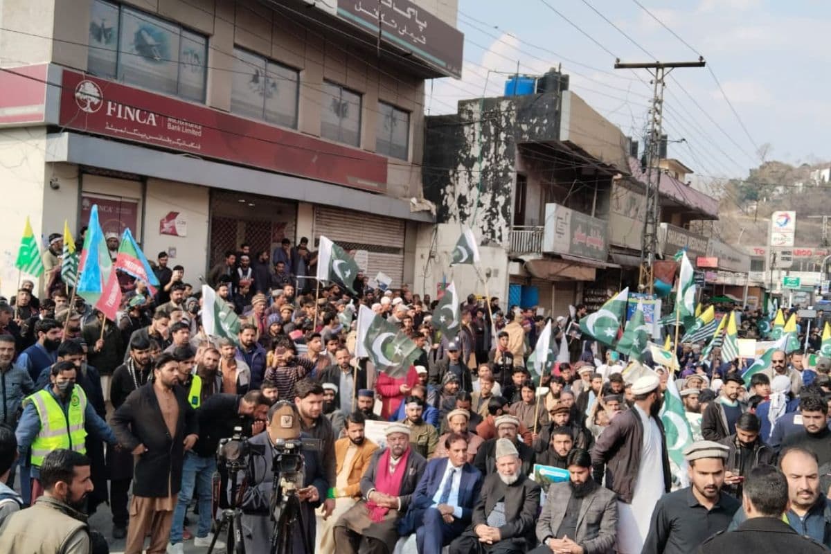 Hamas Terrorist In Pakistan: पाकिस्तान में हमास के आतंकवादियों का ग्रैंड वेलकम, स्वागत में हुई फूलों की बारिश