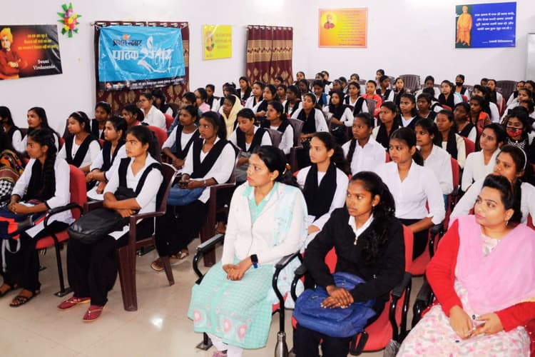 प्रभात खबर के ‘स्वस्थ बेटियां, खुशहाल परिवार’ कार्यक्रम में डॉक्टर ने कहा- स्वास्थ्य के प्रति सचेत रहें, बैलेंस डायट लें, मेडिटेशन करें