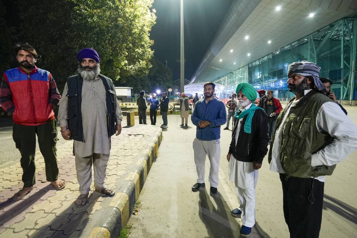 Illegal Immigrants : पैरों में बेड़ियां थी या नहीं? 18 से 30 वर्ष की उम्र के 116 अवैध भारतीय को लेकर उतरा अमेरिकी विमान