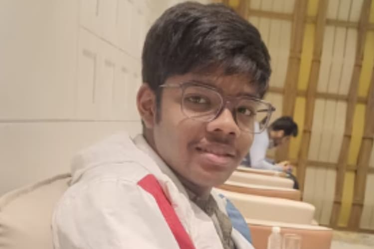 JEE में मिले 99.37 फिर भी नाखुश हैं झारखंड टॉपर भाव्यम कुमार, जानें क्या है वजह