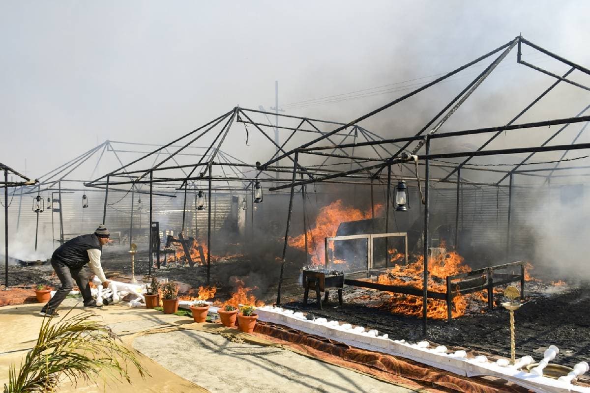 Maha Kumbh Fire : महाकुंभ समाप्त होने के बाद सफाईकर्मी कर रहे थे पार्टी, तंबू में लगी आग