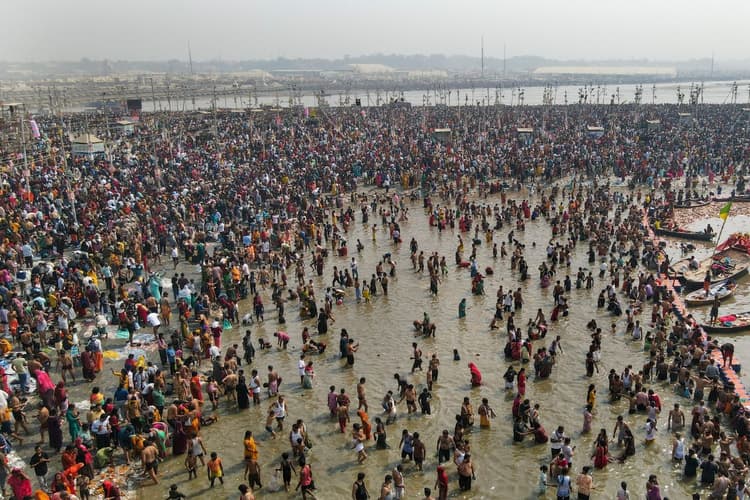 प्रयागराज महाकुंभ का आखिरी दिन आज, इन खास चीजों के लिए किया जाएगा याद