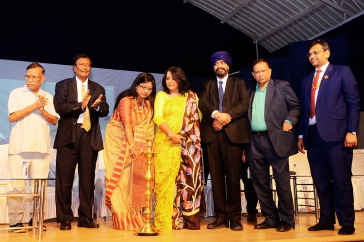 मन में ठान लें, तो हर जगह मिलेगी सफलता, झारखंड स्टेट प्रोफेशनल स्टूडेंट्स फेस्ट में बोलीं डॉ महुआ माजी