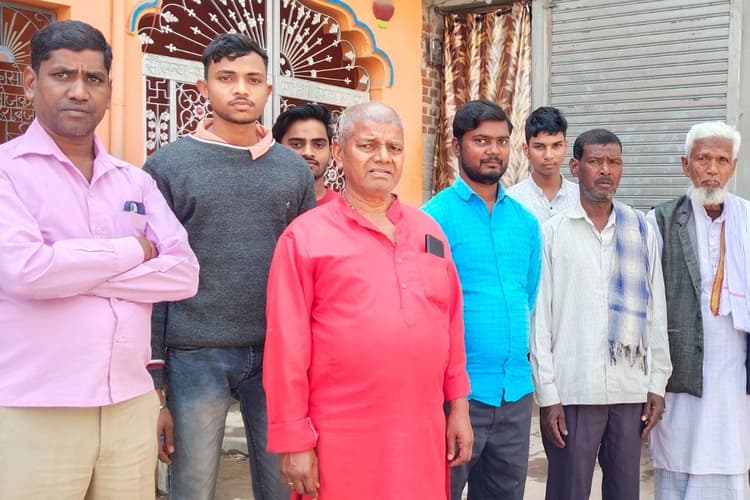 प्रभात खबर पाठक संवाद में बोले ग्रामीण, गिरिडीह की पिहरा पूर्वी पंचायत में बुनियादी सुविधाएं भी मयस्सर नहीं