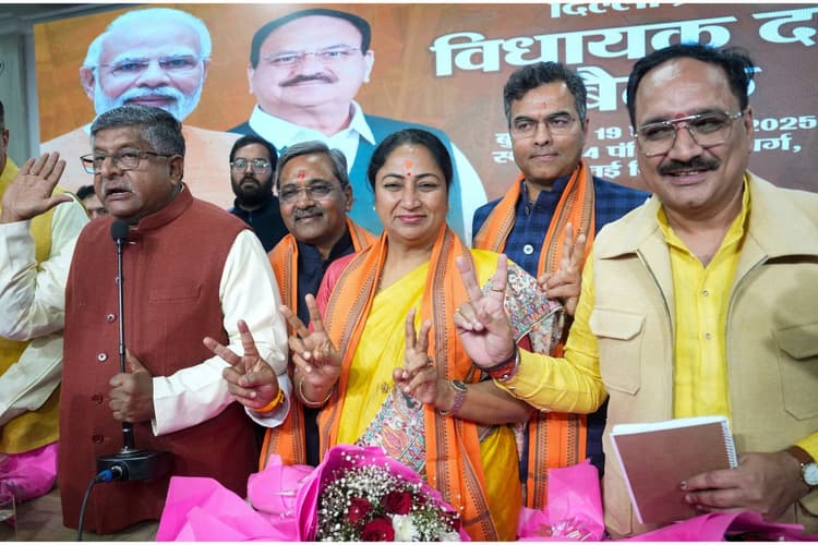 Delhi CM Rekha Gupta: रेखा गुप्ता का शपथग्रहण आज, पीएम मोदी सहित कई बड़े नेता होंगे शामिल