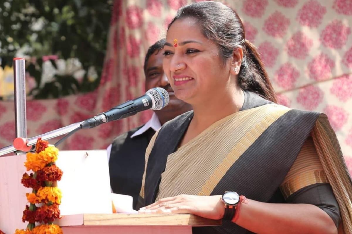 Rekha Gupta Net Worth: दिल्ली की नई सीएम रेखा गुप्ता के पास कितनी है संपत्ति और गाड़ी?