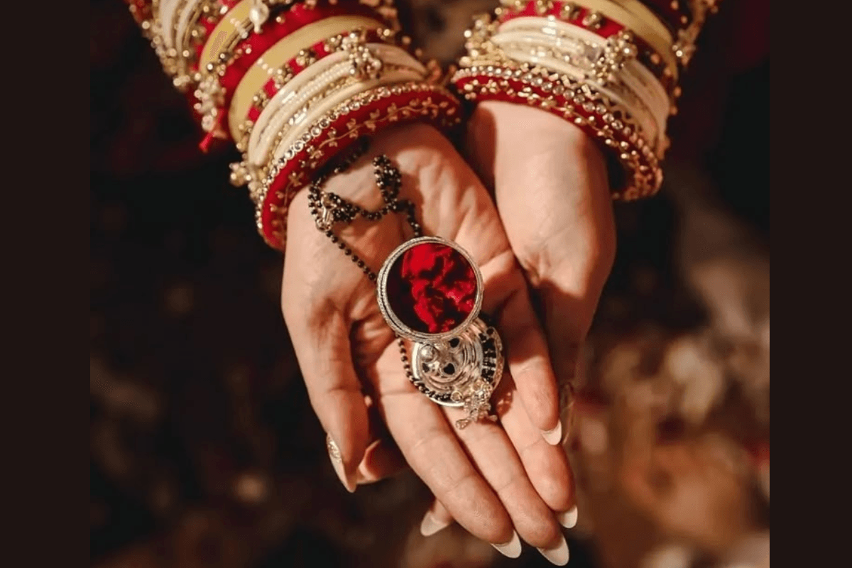 Chemical Free Sindoor At home: अब केमिकल वाले सिंदूर को कहें बाय-बाय, घर पर बनाएं शुद्ध सिंदूर